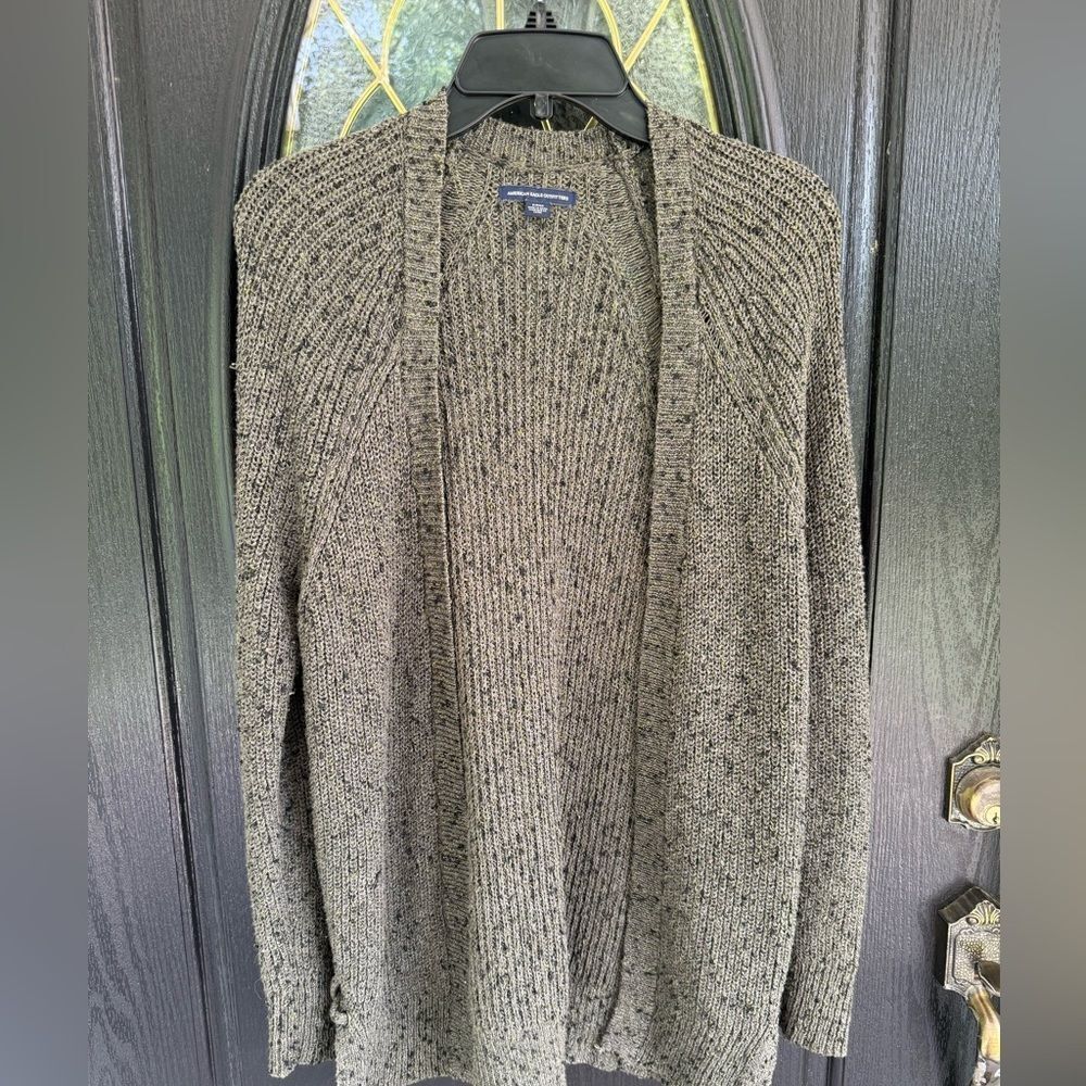 American Eagle Outfitters Green Cardigan Sweater. Size S. Great Condition.